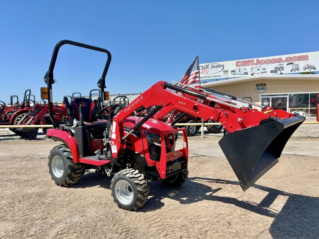 2025 Mahindra 1120 HST Equipment Image0