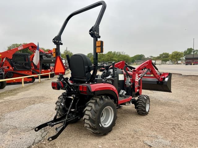 Image of Mahindra 1120 HST equipment image 2