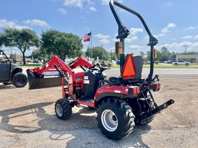 Image of Mahindra 1120 HST equipment image 3