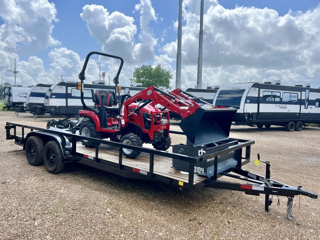 2025 Mahindra 1120 HST Equipment Image0
