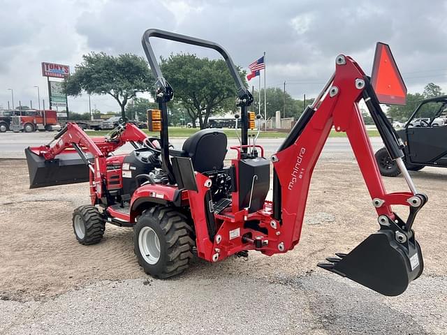 Image of Mahindra 1120 HST equipment image 3