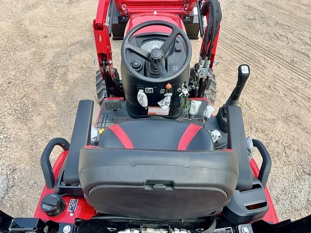Image of Mahindra 1120 HST equipment image 4