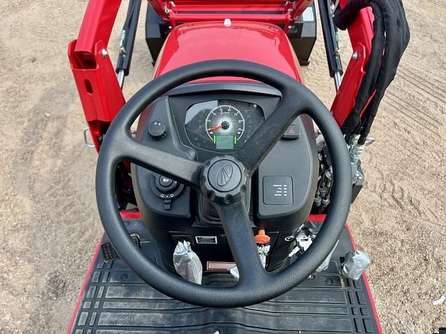Image of Mahindra 1120 HST equipment image 3