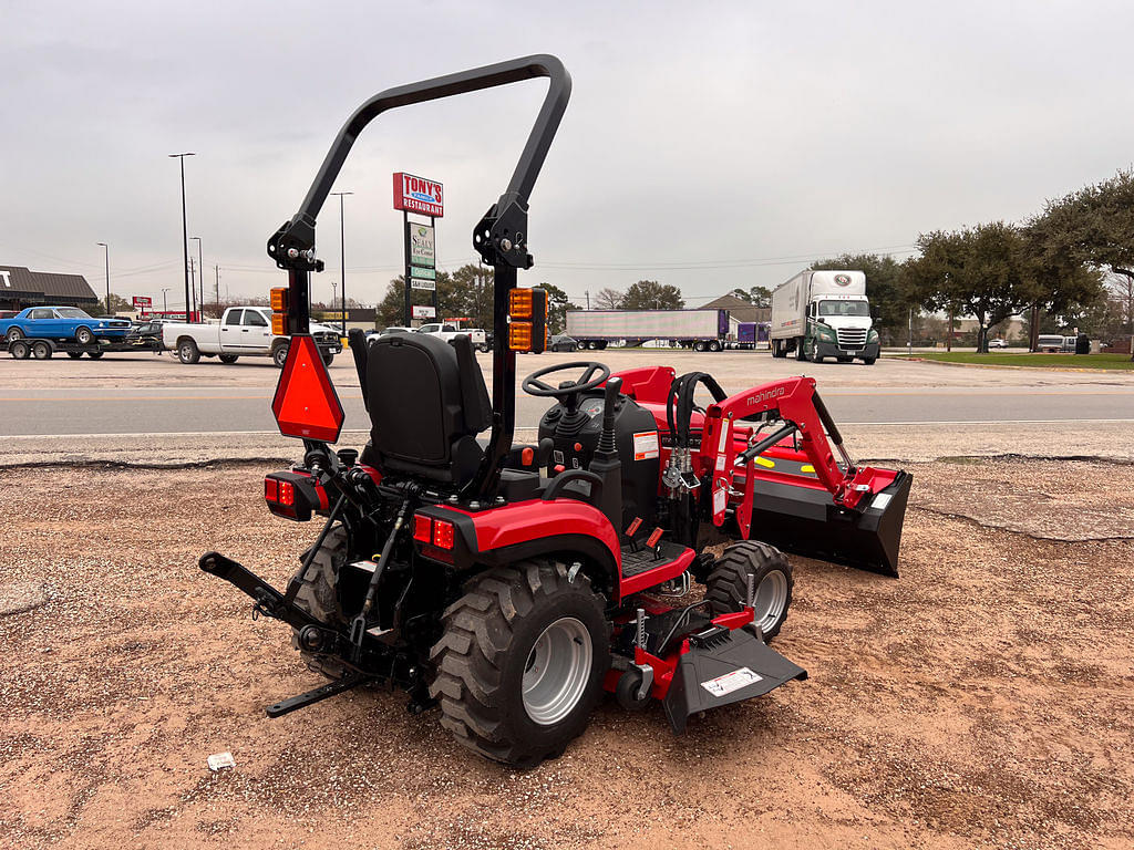 Image of Mahindra 1120 HST Image 0