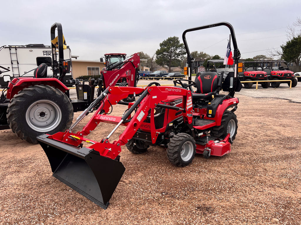 2025 Mahindra 1120 HST Equipment Image0