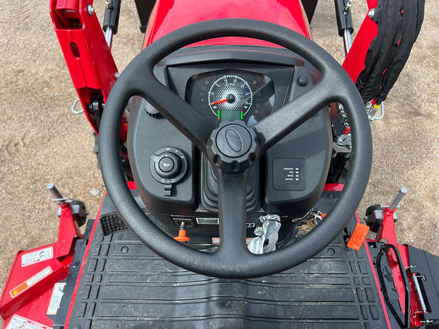 Image of Mahindra 1120 HST equipment image 4