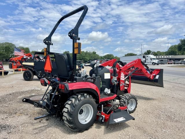 Image of Mahindra 1120 HST equipment image 2