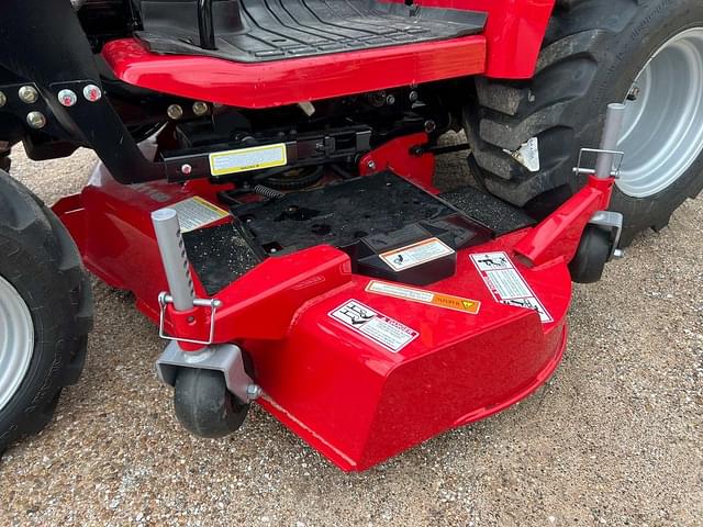 Image of Mahindra 1120 HST equipment image 4
