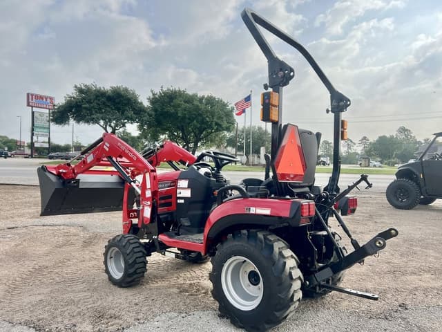 Image of Mahindra 1123 HST equipment image 3
