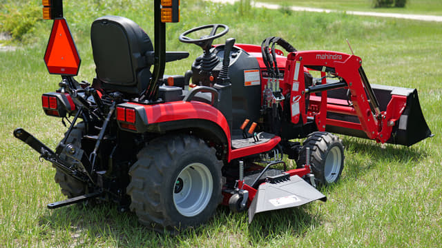 Image of Mahindra 1126 HST equipment image 3