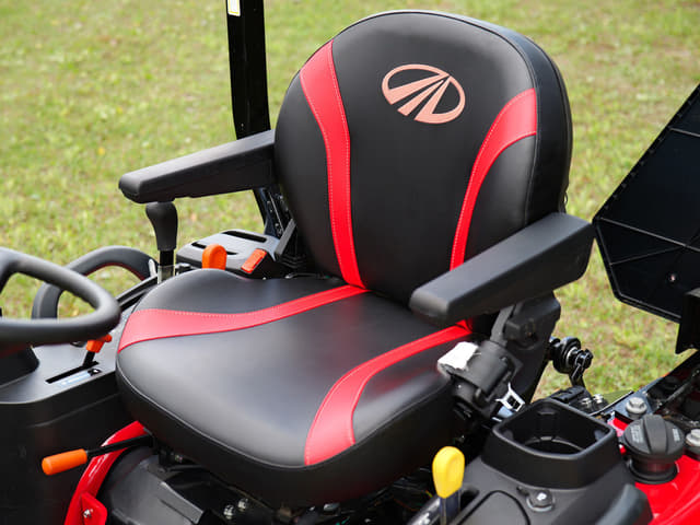 Image of Mahindra 1126 HST equipment image 4