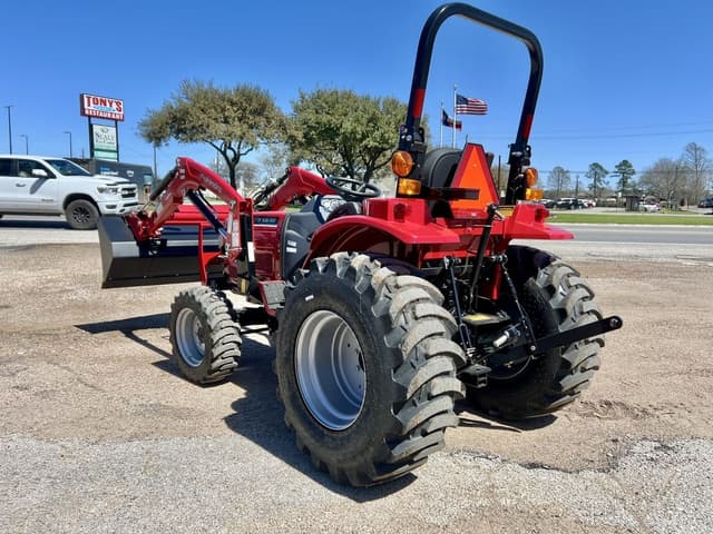 Image of Mahindra 1626 HST equipment image 3