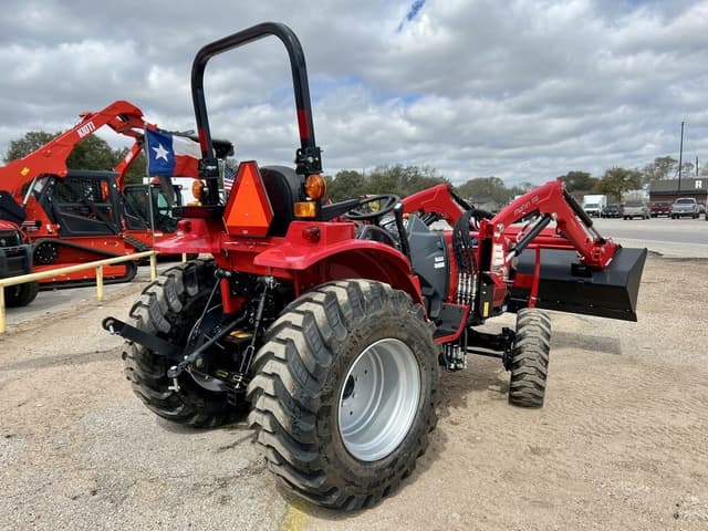 Image of Mahindra 1626 HST equipment image 2