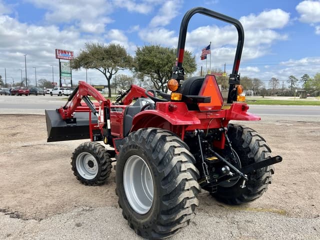 Image of Mahindra 1626 HST equipment image 3