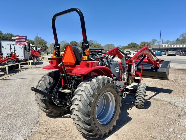 Image of Mahindra 1626 HST equipment image 2