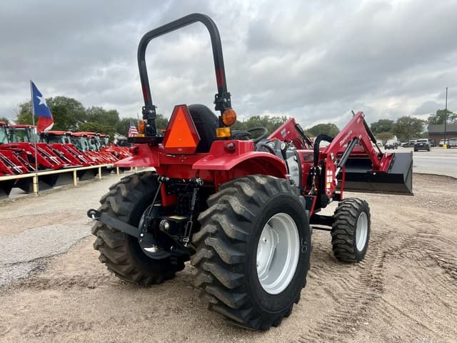 Image of Mahindra 1626 HST equipment image 2