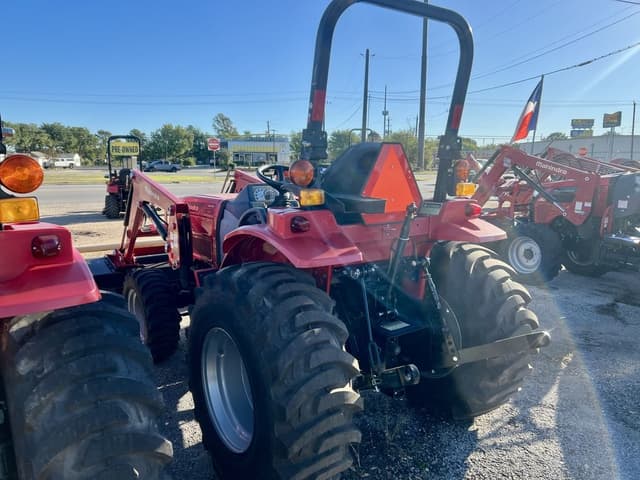 Image of Mahindra 1626 HST equipment image 3