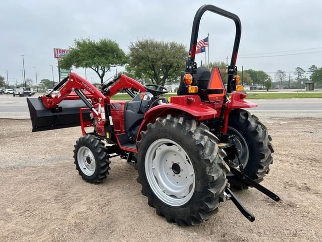 Image of Mahindra 1626 equipment image 3