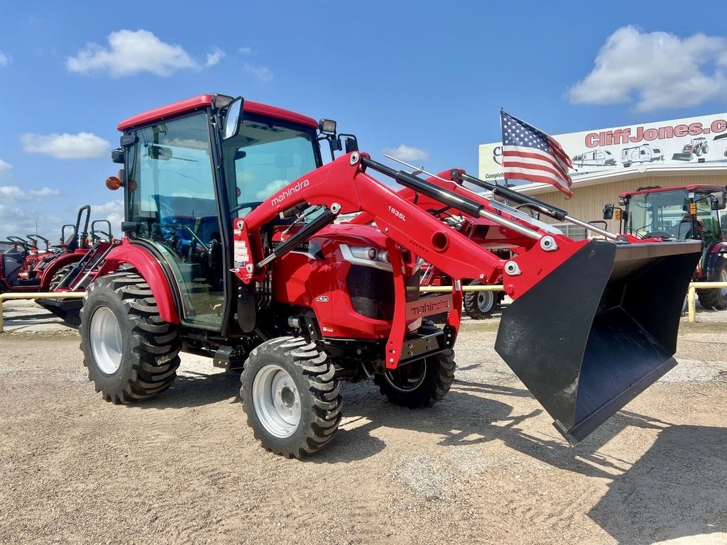 2025 Mahindra 1635 HST Equipment Image0