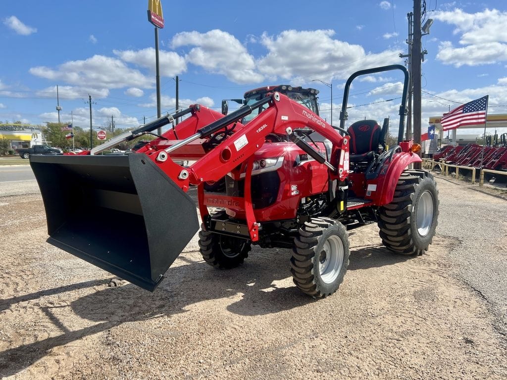 2025 Mahindra 1635 Shuttle Equipment Image0