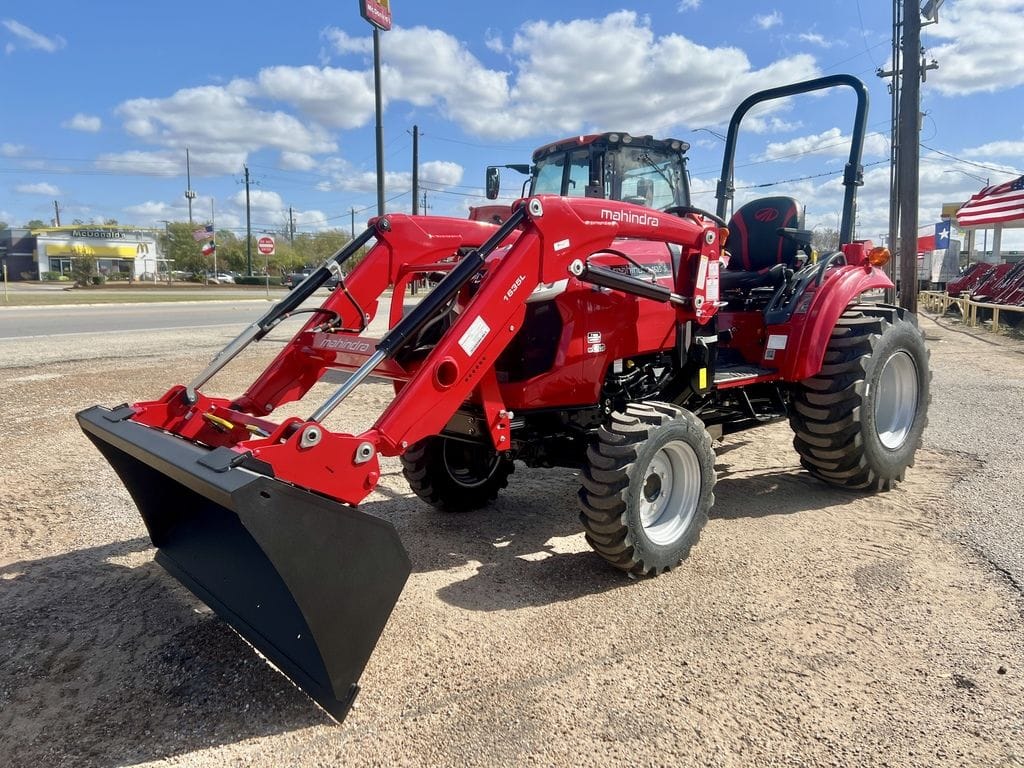 2025 Mahindra 1635 Shuttle Equipment Image0