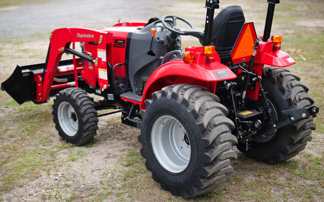 Image of Mahindra 1635 equipment image 3
