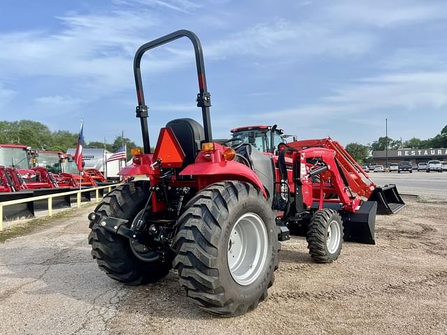 Image of Mahindra 1640 HST equipment image 2