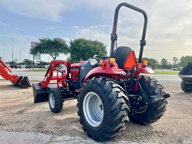 Image of Mahindra 1640 HST equipment image 3