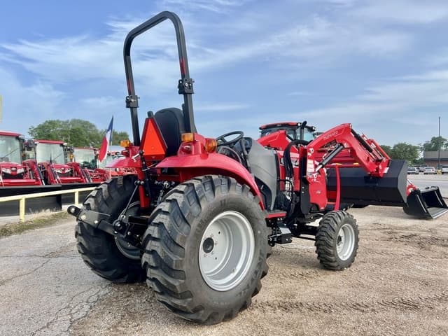 Image of Mahindra 1640 HST equipment image 2