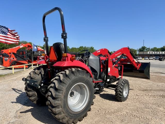 Image of Mahindra 1640 HST equipment image 2