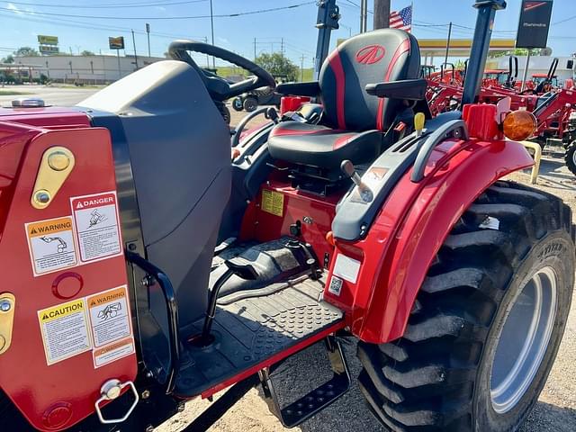 Image of Mahindra 1640 HST equipment image 1