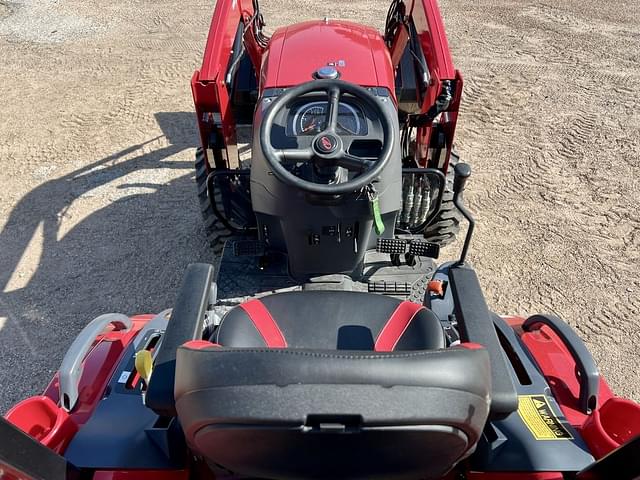 Image of Mahindra 1640 HST equipment image 3