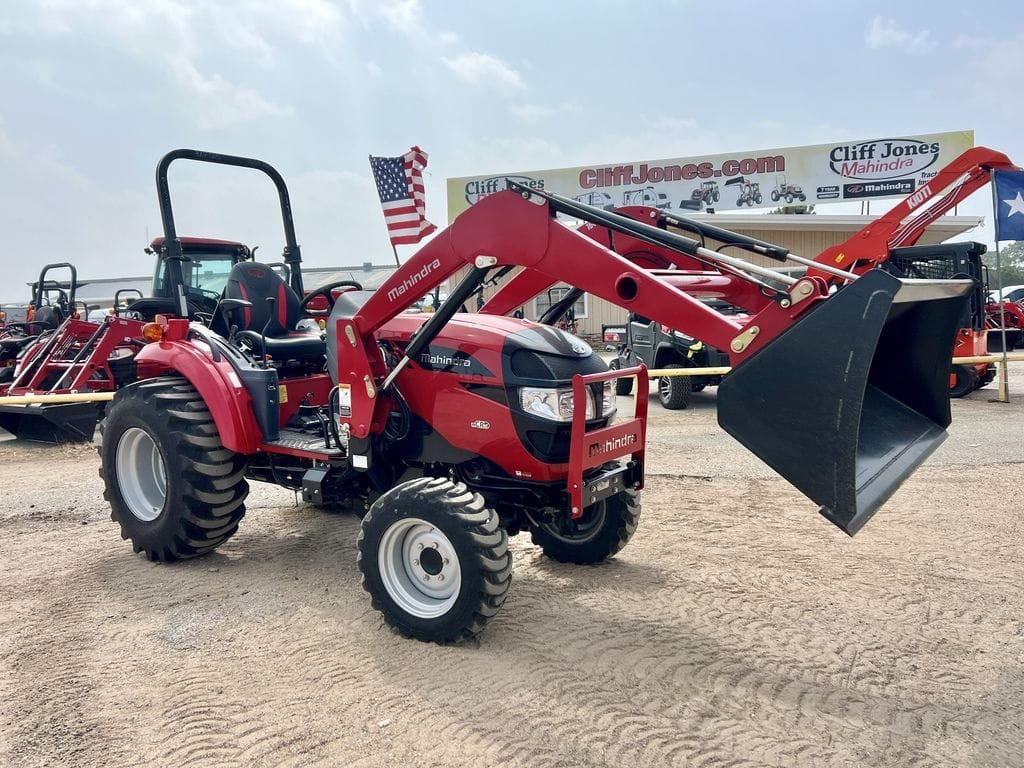 2025 Mahindra 1640 HST Equipment Image0