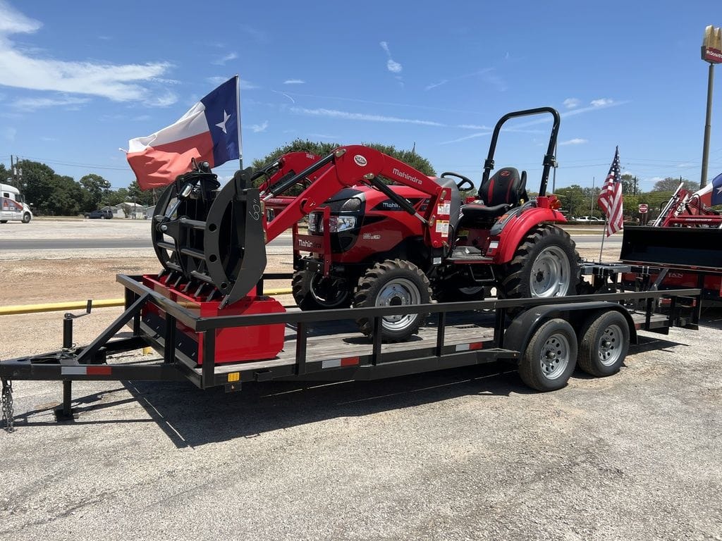 2025 Mahindra 1640 HST Equipment Image0