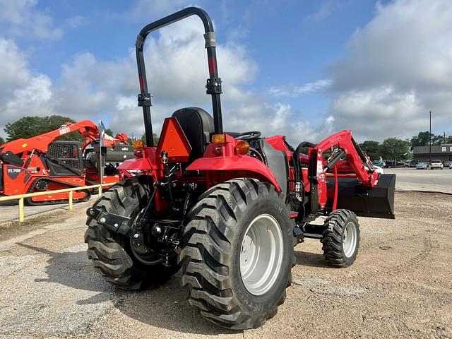 Image of Mahindra 1640 HST equipment image 2