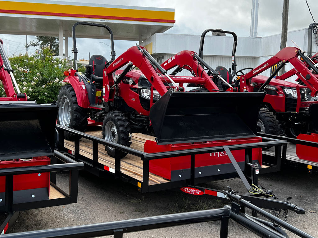 2025 Mahindra 1640 Shuttle Equipment Image0