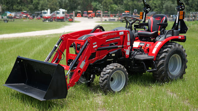 Image of Mahindra 2126 HST equipment image 1