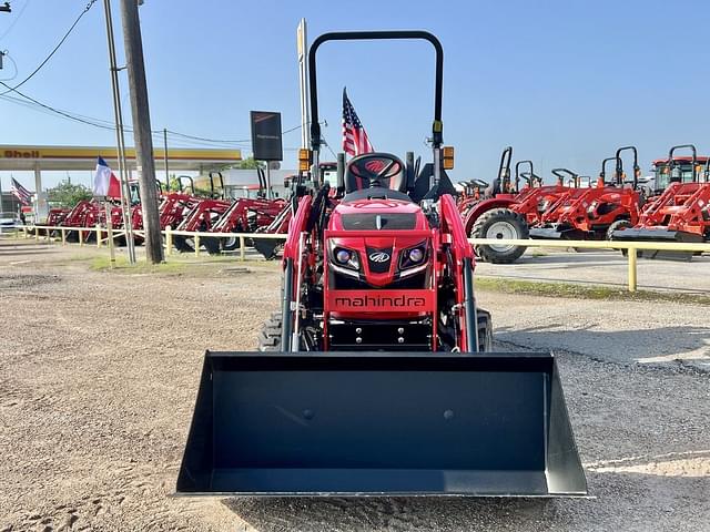 Image of Mahindra 2126 HST equipment image 3