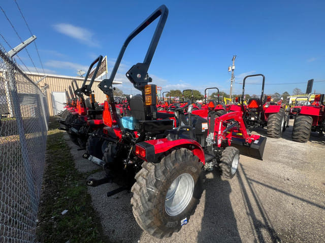 Image of Mahindra 2126 HST equipment image 2