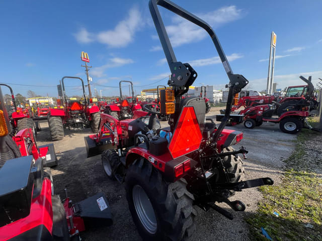 Image of Mahindra 2126 HST equipment image 3