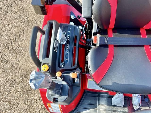 Image of Mahindra 2126 HST equipment image 4