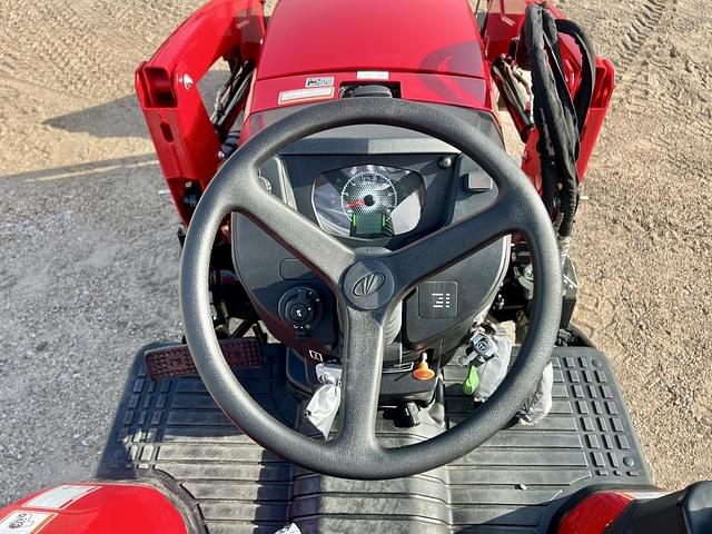 Image of Mahindra 2126 HST equipment image 3