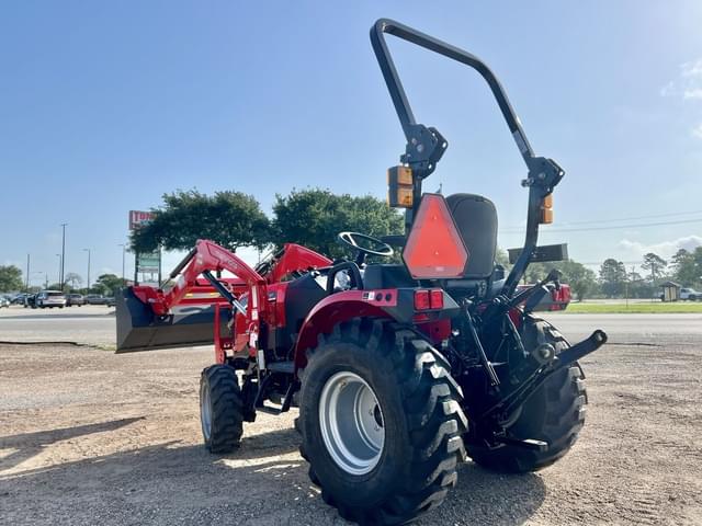 Image of Mahindra 2126 HST equipment image 3