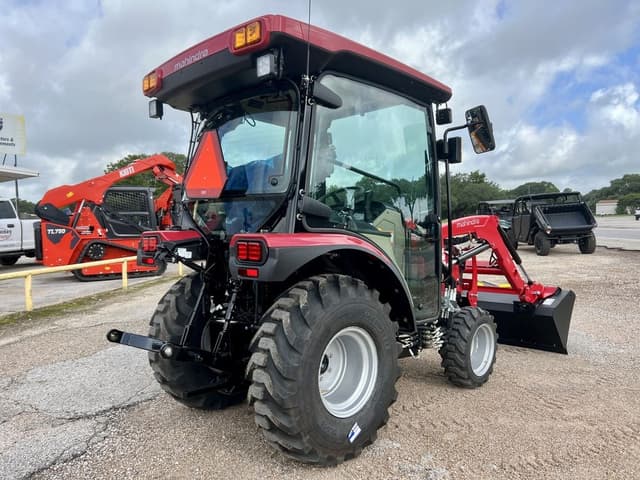 Image of Mahindra 2126 HST equipment image 2