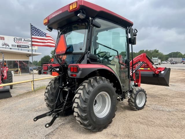 Image of Mahindra 2126 HST equipment image 2