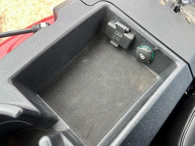 Image of Mahindra 2126 HST equipment image 3