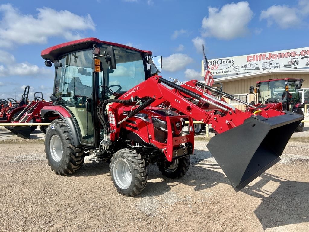 2025 Mahindra 2126 HST Equipment Image0