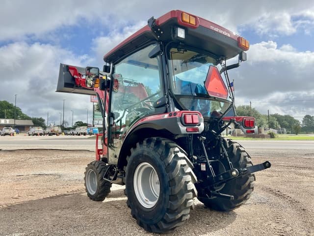 Image of Mahindra 2126 HST equipment image 3