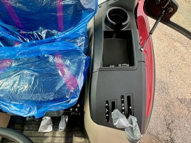 Image of Mahindra 2126 HST equipment image 4