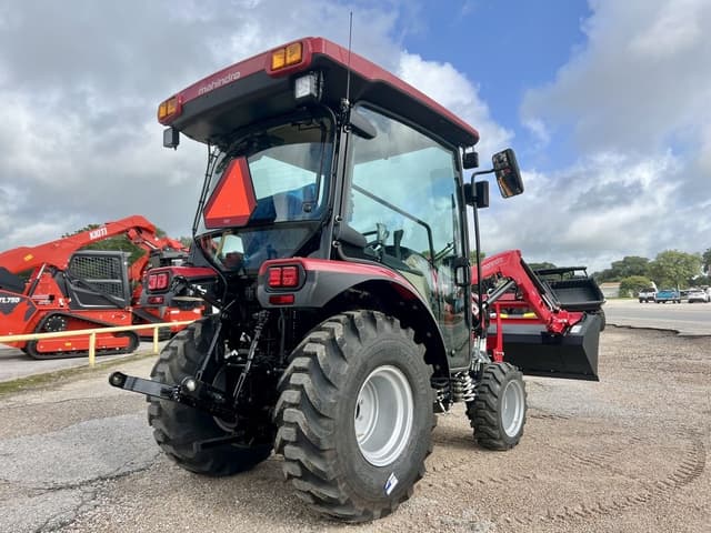 Image of Mahindra 2126 HST equipment image 2